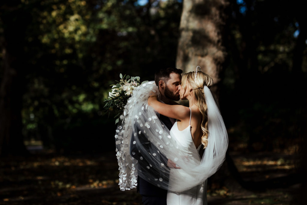 St. Stephen's Green wedding photos, Stylish and cool Dublin City Wedding Fallon and Byrne wedding by Olga Hogan Photography (2)