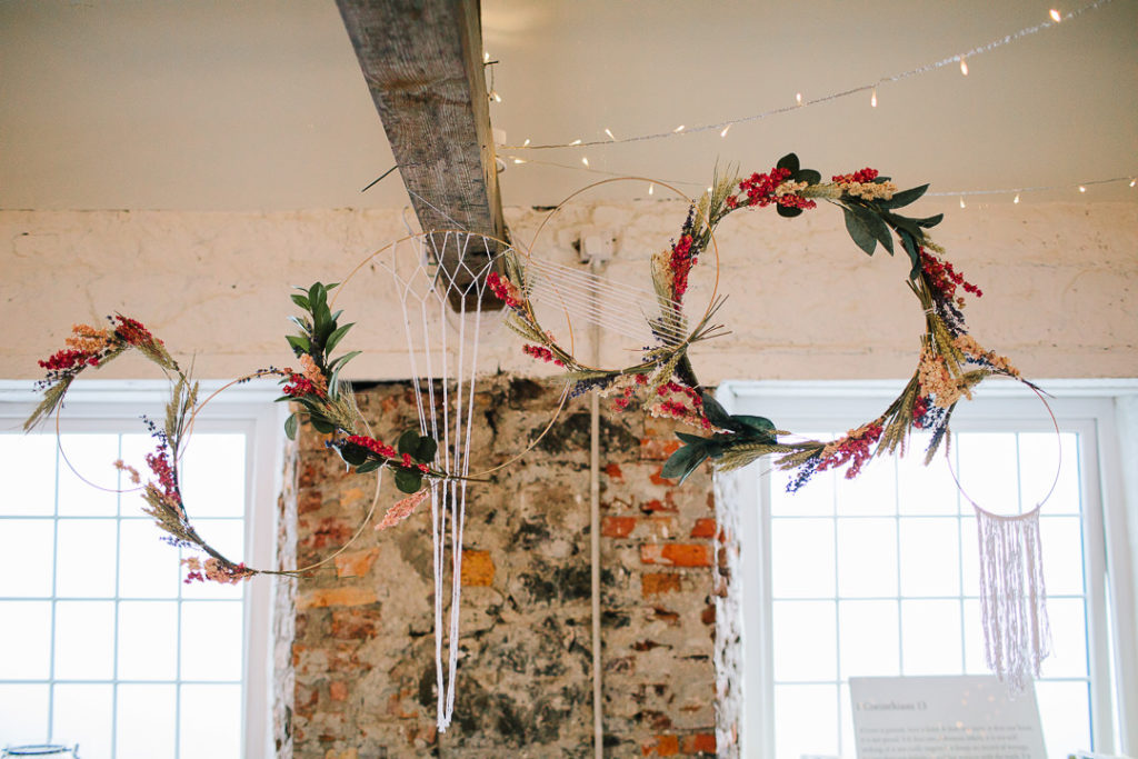 floral hoop wreath, floral hoop wedding decor