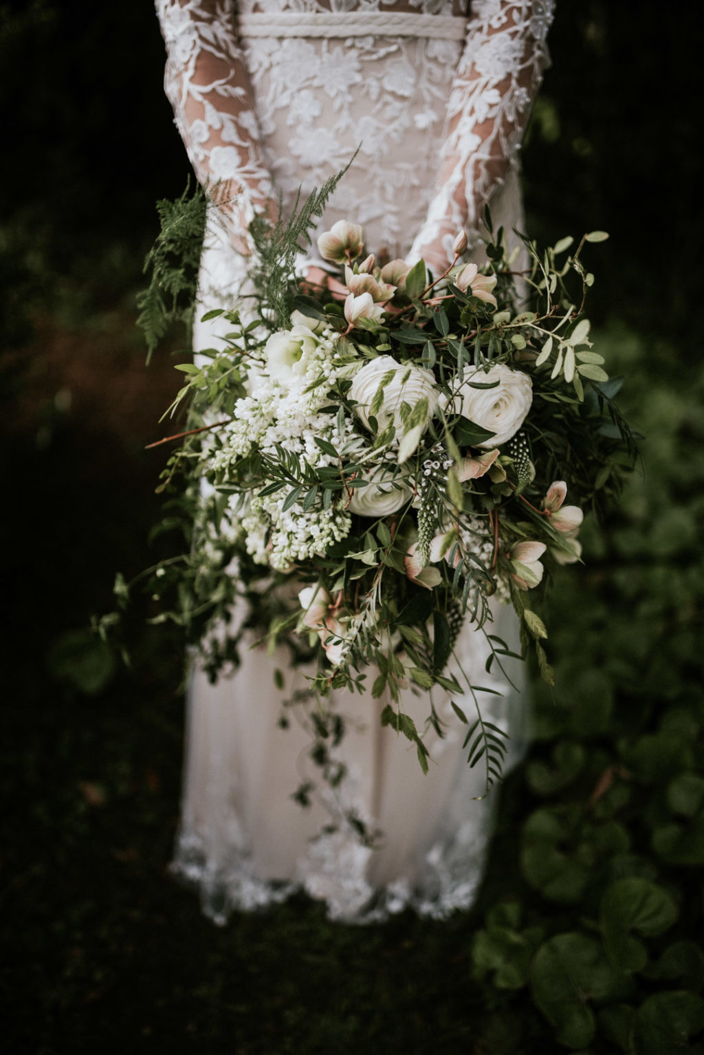 oversized wedding bouquet, greenery wedding bouquet,