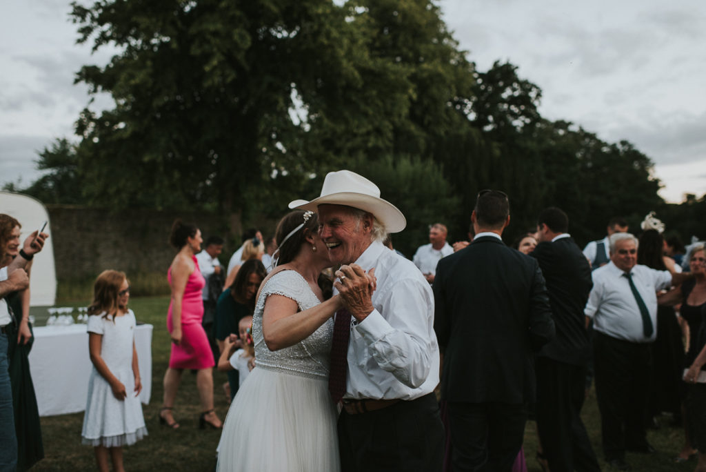 outdoor wedding first dance