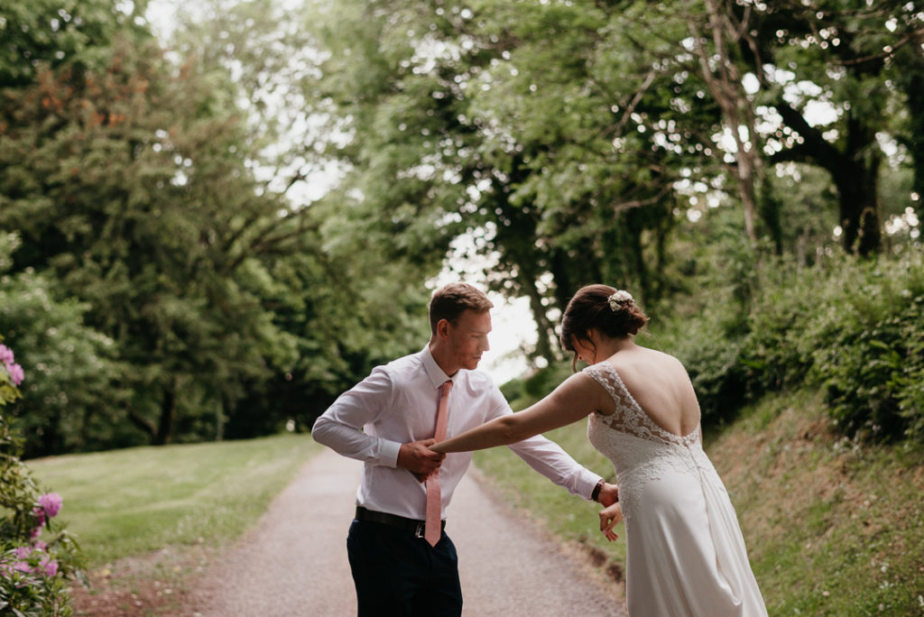 Garden Party wedding in Broadway Country House in Wales by Elaine Williams Photography (91)