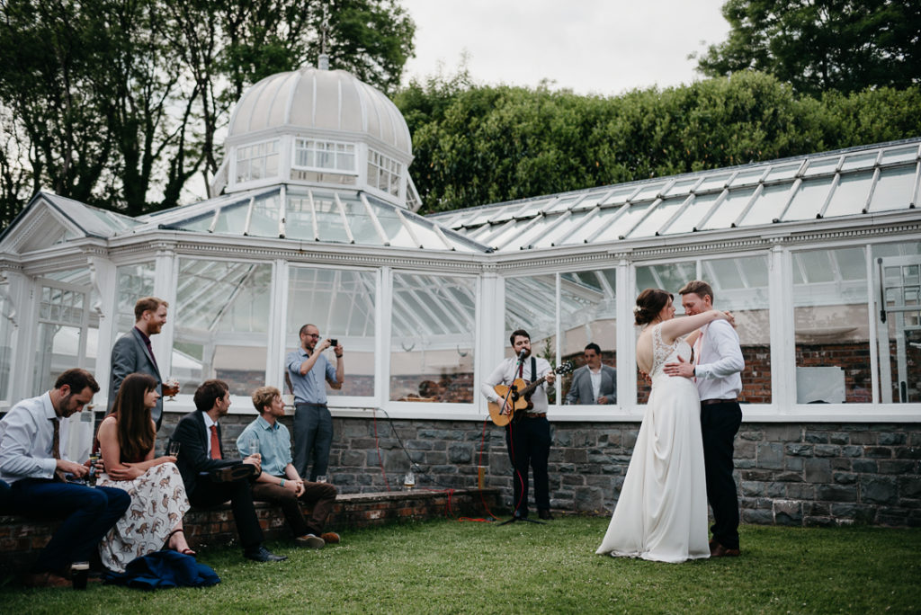 outdoor wedding first dance, Garden Party wedding in Broadway Country House in Wales by Elaine Williams Photography (91)