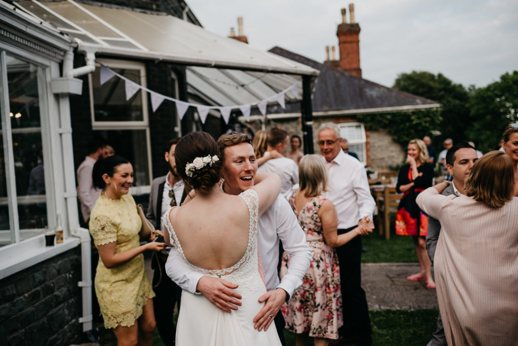 outdoor wedding first dance, Garden Party wedding in Broadway Country House in Wales by Elaine Williams Photography (91)