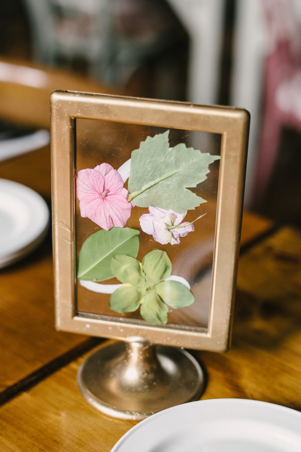 dried flowers wedding decor, pressed flowers wedding decor