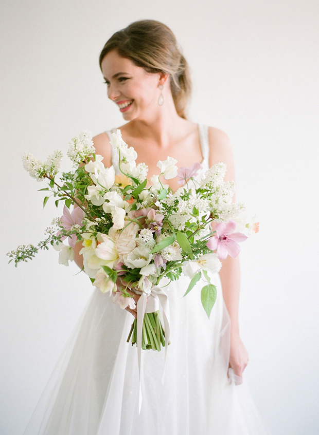 An Essential Guide to Spring Wedding Flowers | onefabday.com