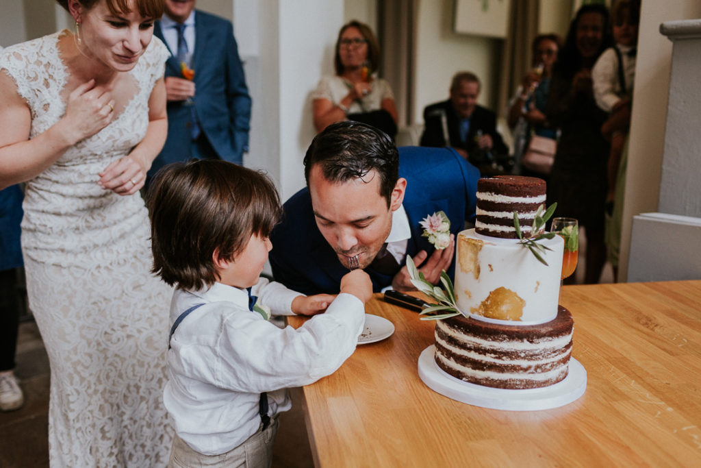 naked wedding cake, metallic wedding cake, gold wedding cake, greenery wedding cake