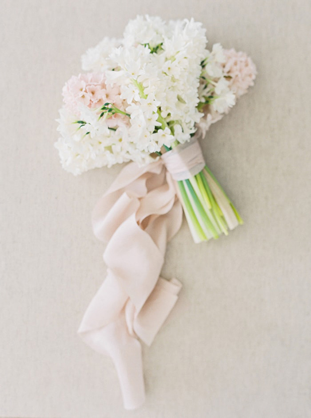 An Essential Guide to Spring Wedding Flowers | onefabday.com