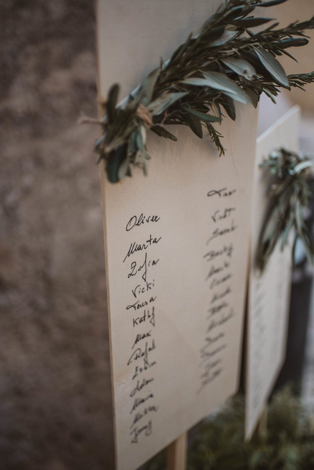 rustic, elegant table plan, wedding italy