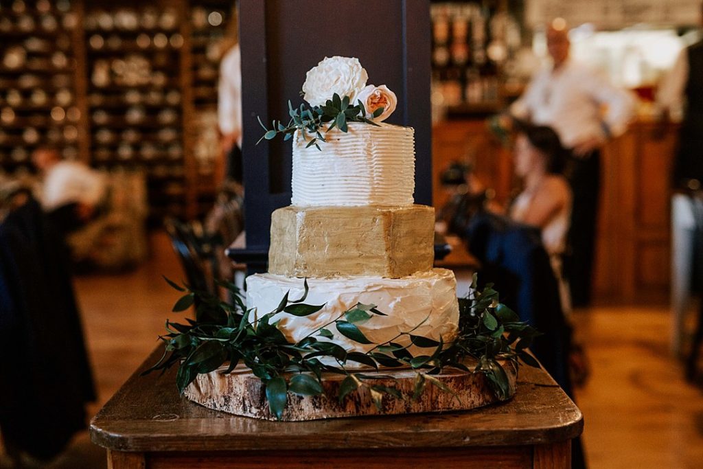 rustic wedding cake, homemade wedding cake