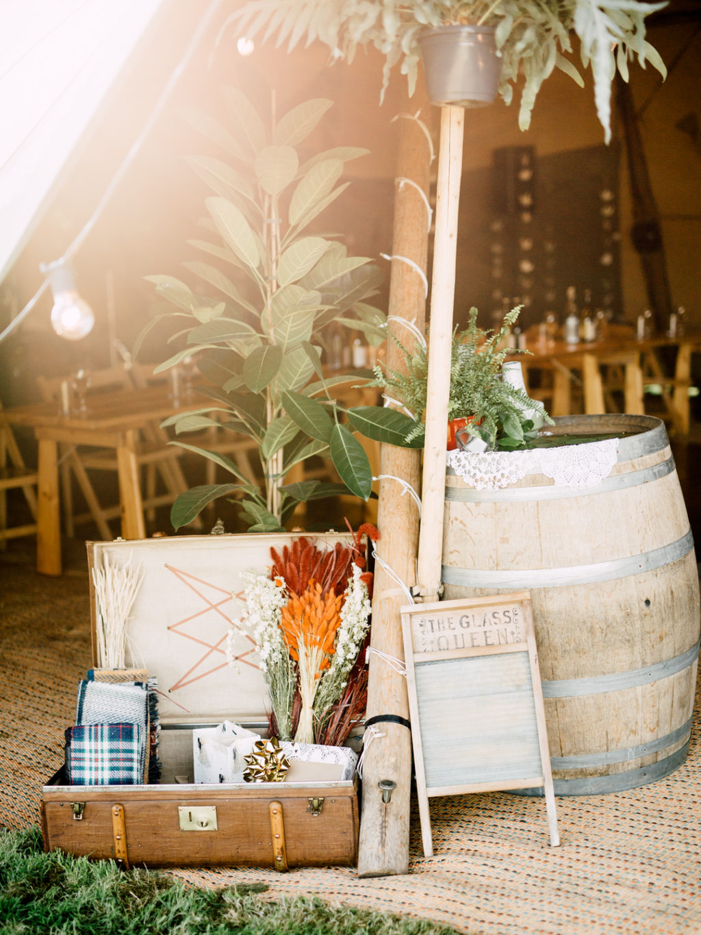 wedding tipi, wedding tipi decoration, rustic wedding decor, autumnal wedding decor