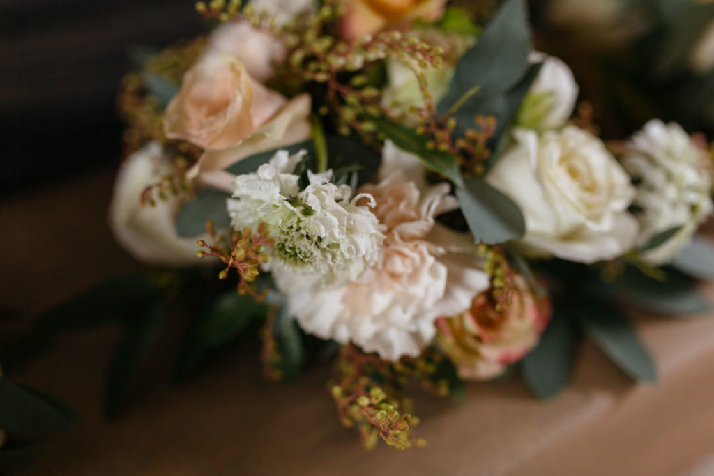 peach wedding flowers, vintage look wedding flowers