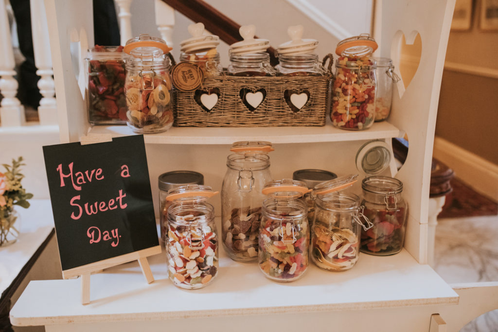 rustic wedding sweet table, vintage wedding sweet table