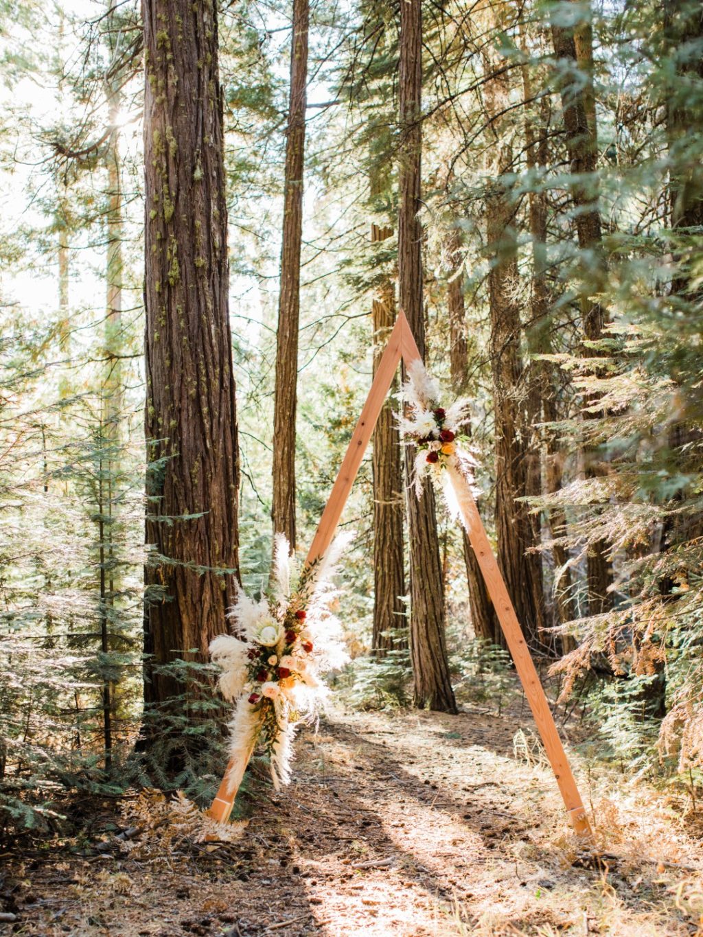 wedding triangle arbour, wedding triangle arch, wedding ceremony triangle backdrop