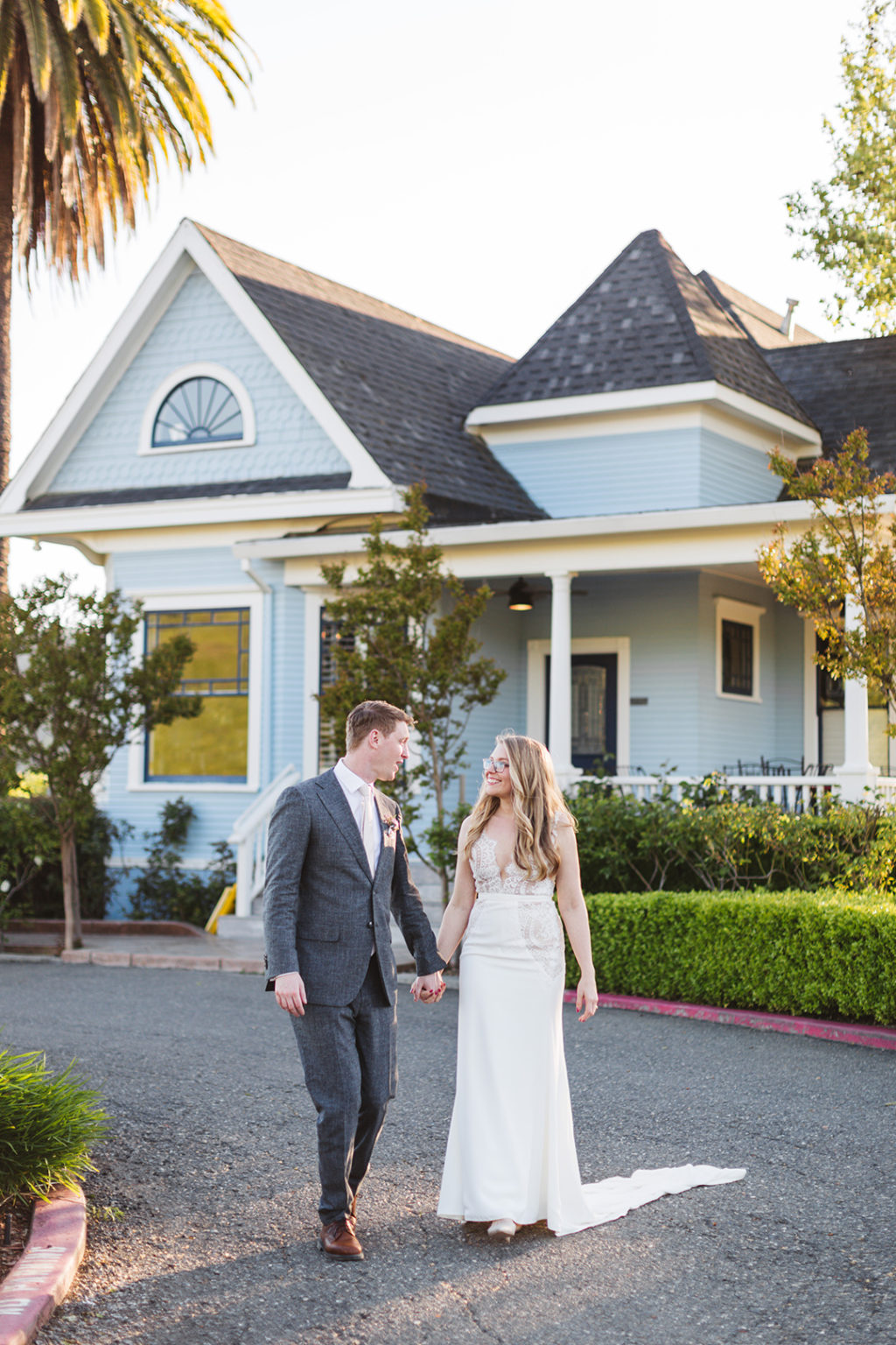 The Blue Victorian at Vezer Family Vineyard wedding