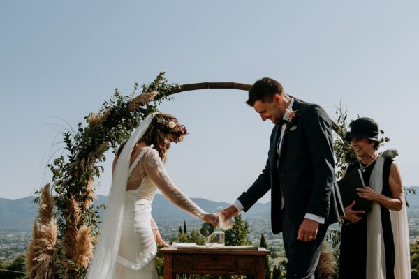 Casale Pasquinelli wedding, destination wedding in Italy, destination wedding in Tuscany, destination wedding, boho destination wedding, boho wedding, floral moon gate