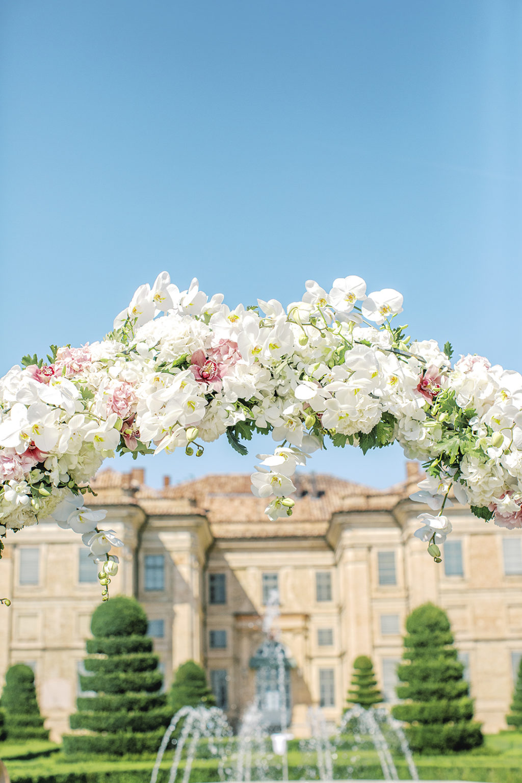 Castello di Guarene wedding, wedding in Italy, luxurious wedding, epic wedding in a palace, outdoor ceremony