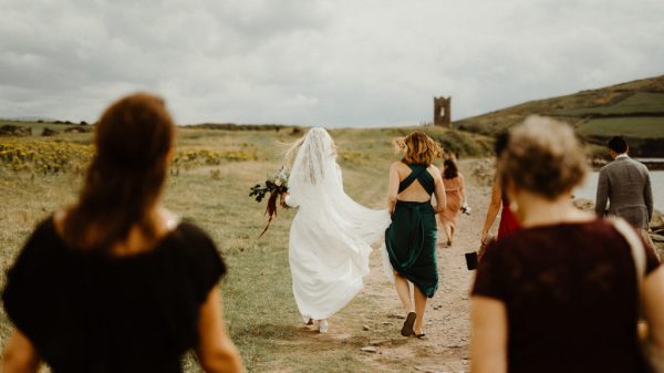 Destination wedding in Dingle, romantic elopement in Ireland, outdoor wedding in Ireland, cliffside wedding ceremony in Ireland Kerry