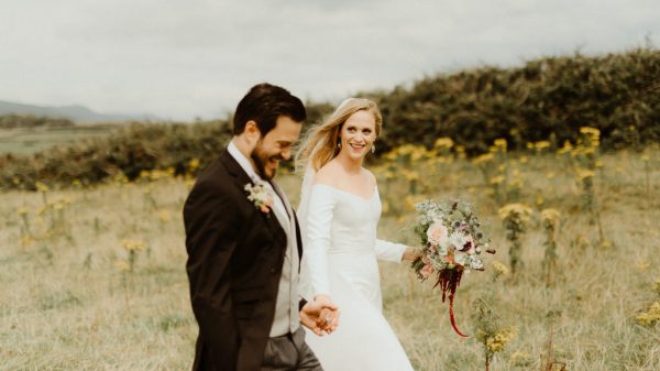 Destination wedding in Dingle, romantic elopement in Ireland, outdoor wedding in Ireland, cliffside wedding ceremony in Ireland Kerry