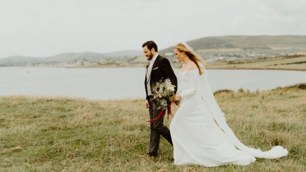 Destination wedding in Dingle, romantic elopement in Ireland, outdoor wedding in Ireland, cliffside wedding ceremony in Ireland Kerry