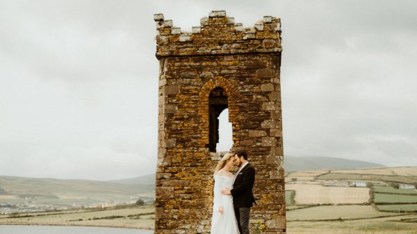 Destination wedding in Dingle, romantic elopement in Ireland, outdoor wedding in Ireland, cliffside wedding ceremony in Ireland Kerry