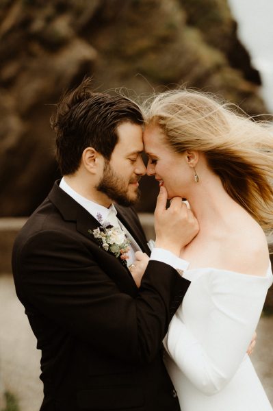 Destination wedding in Dingle, romantic elopement in Ireland, outdoor wedding in Ireland, cliffside wedding ceremony in Ireland Kerry