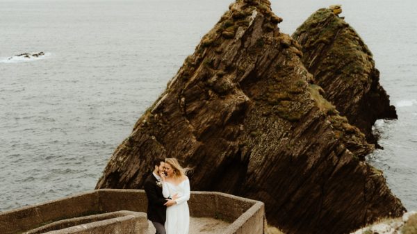 Destination wedding in Dingle, romantic elopement in Ireland, outdoor wedding in Ireland, cliffside wedding ceremony in Ireland Kerry