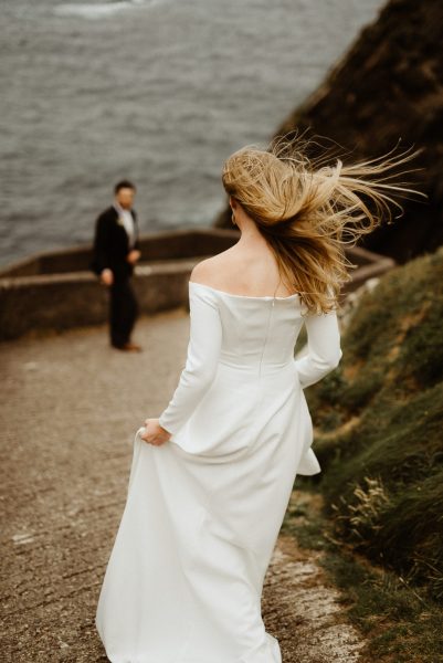 Destination wedding in Dingle, romantic elopement in Ireland, outdoor wedding in Ireland, cliffside wedding ceremony in Ireland Kerry