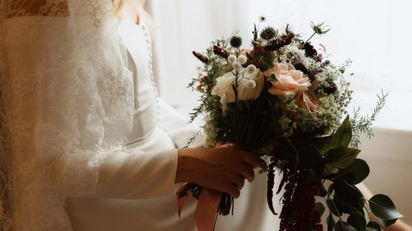 Destination wedding in Dingle, romantic elopement in Ireland, outdoor wedding in Ireland, cliffside wedding ceremony in Ireland Kerry