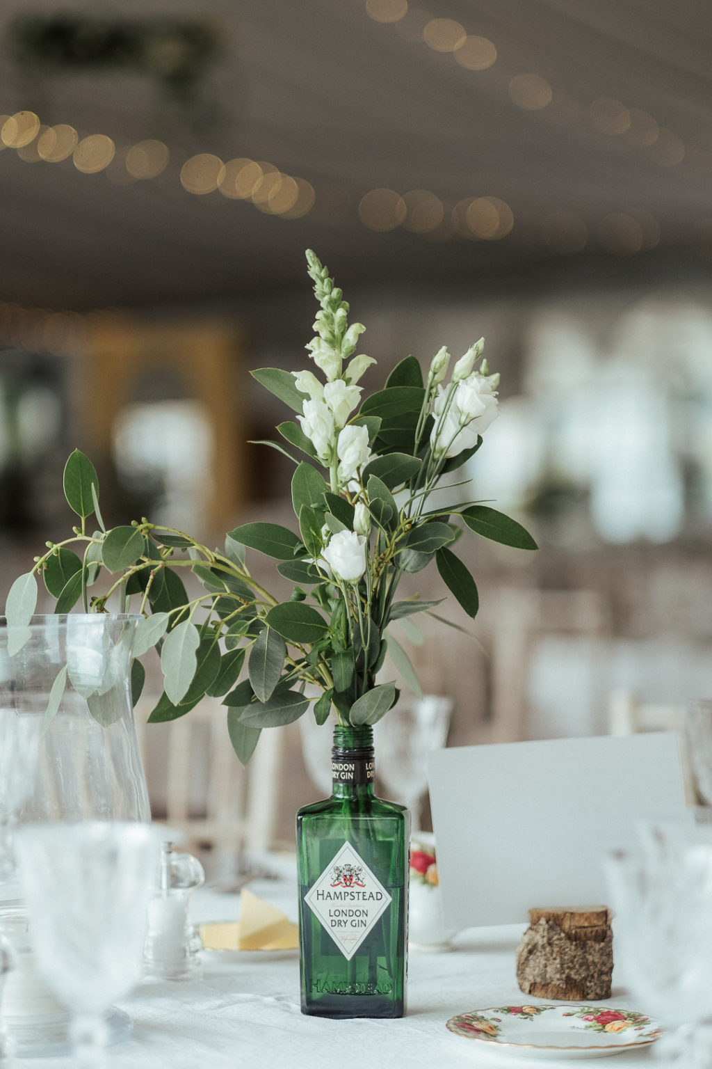 simple, neutral wedding centrepieces