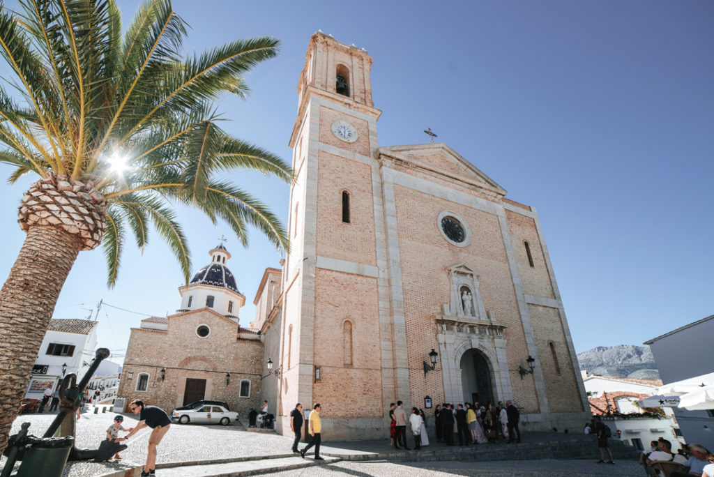 Destination wedding in Spain, destination wedding in Alicante, Parroquia de Nuestra Senora del Consuelo wedding