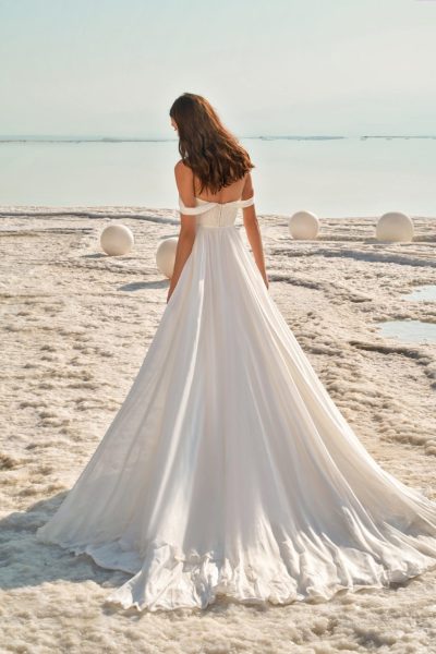 Fields of Pearls: Lee Petra Grebenau Wedding Dresses 2020