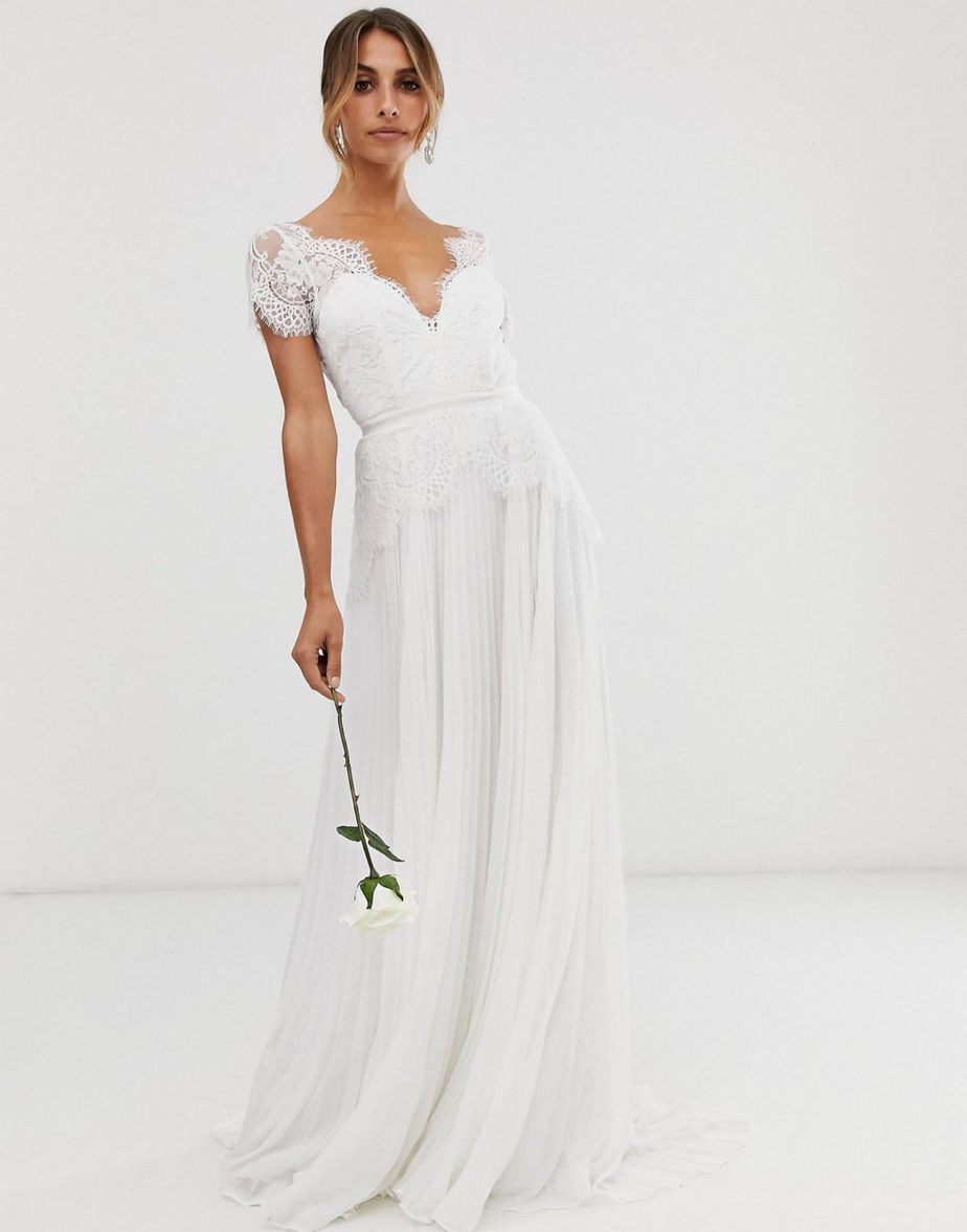 The best budget-friendly wedding dresses you can shop right now! onefabday.com