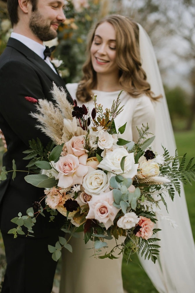 Guide to Autumn Wedding Flowers | One Fab Day