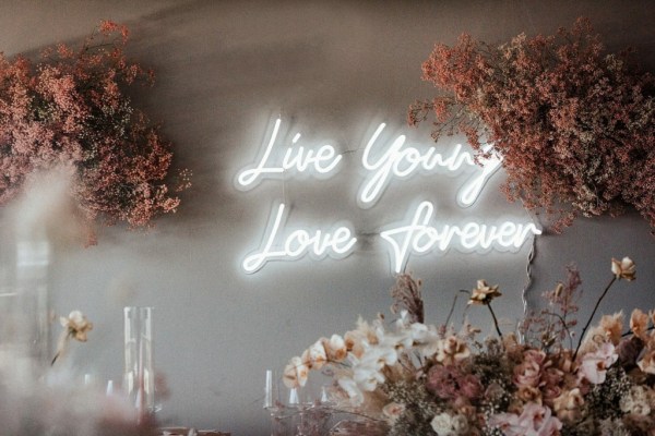 Neon Wedding Signage ideas and inspiration | onefabday-com.go-vip.net