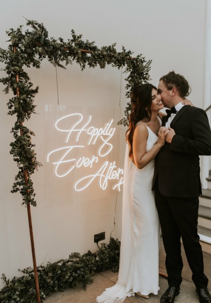 Neon Wedding Signage ideas and inspiration | onefabday-com.go-vip.net