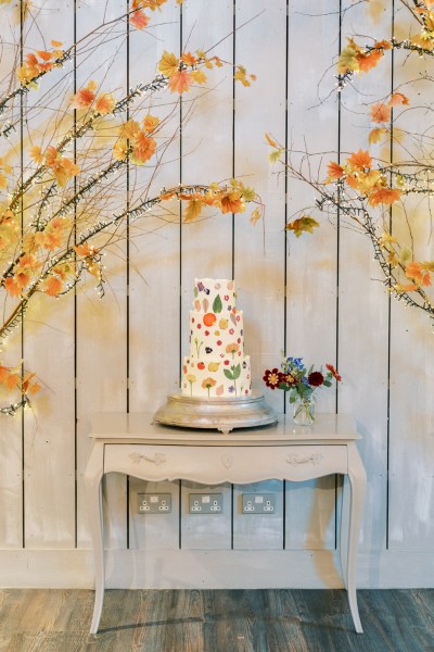 Floral flower design patterned cake autumn vibes