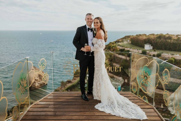 bride and groom cliff portugal