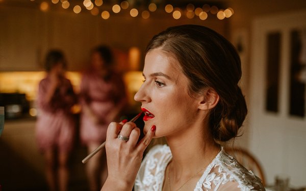 bride red lip make up