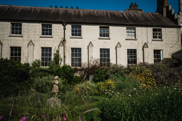 Wedding photography Jane & Alex exterior hotel garden shot