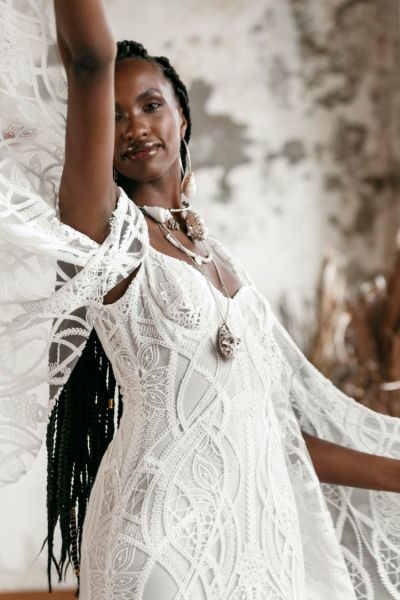 Rue de Seine Wave Rider Bridal Collection 2022 (Dress: The Alba)