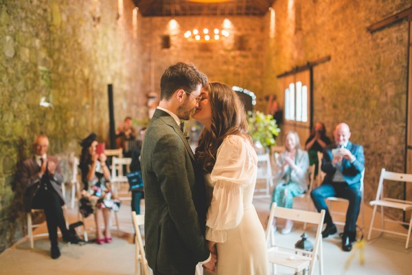 Juniper Barn Photography real weddings bride groom kiss ceremony