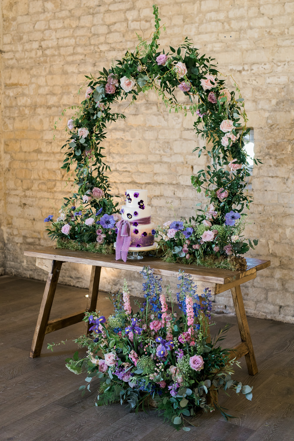 The Hottest Wedding Cake Trend: Cake Arches! see more on onefabday.com