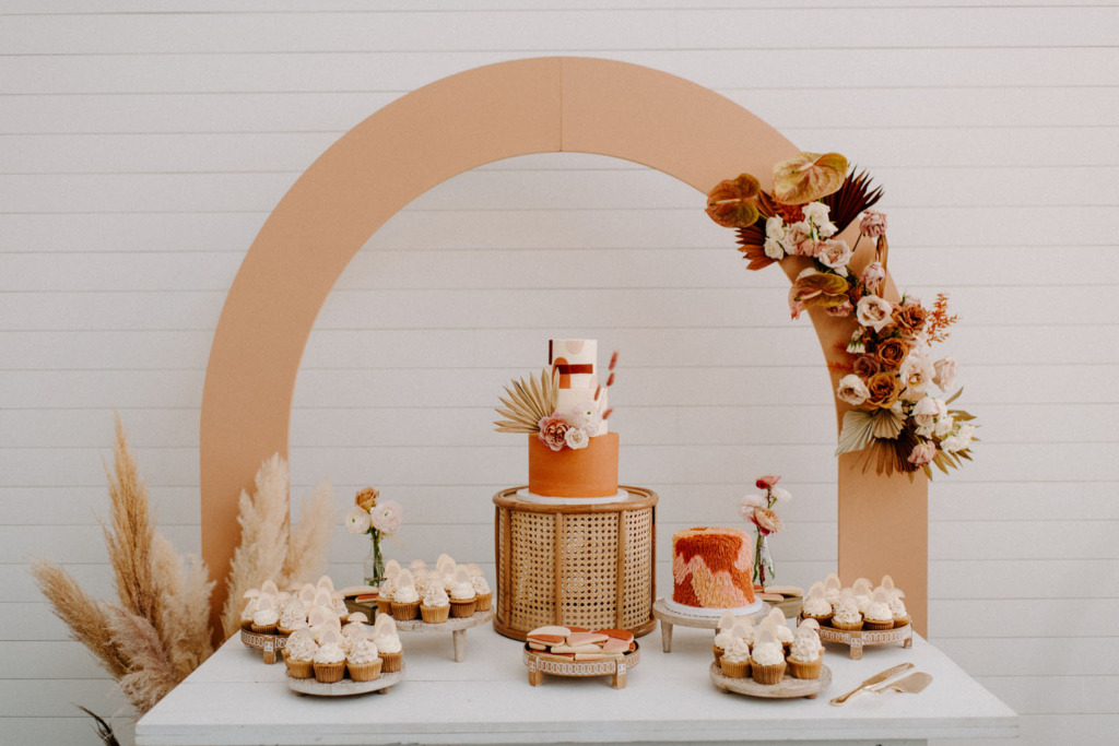 The Hottest Wedding Cake Trend: Cake Arches! see more on onefabday.com