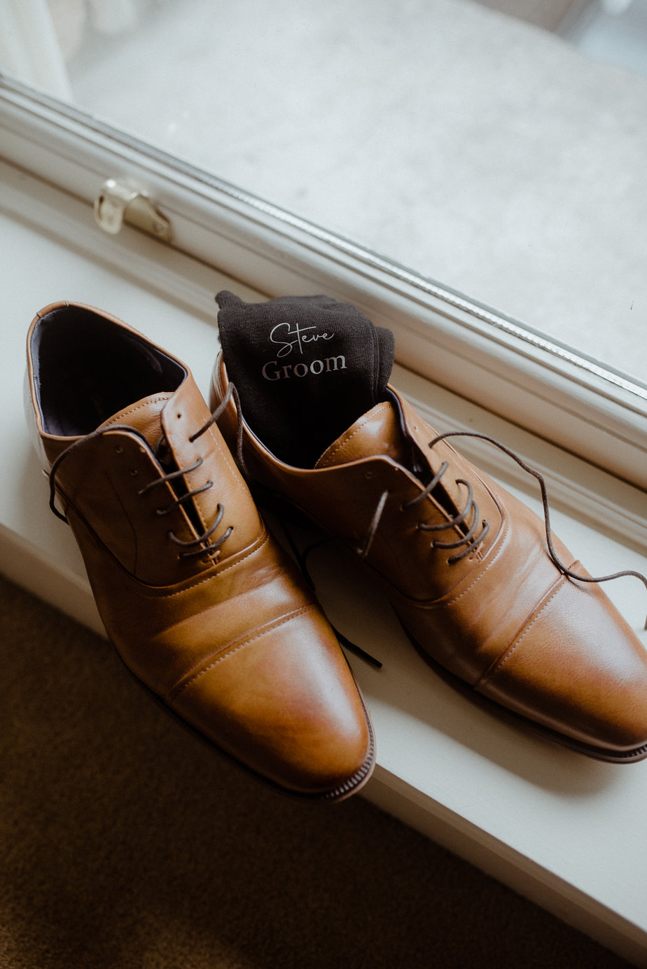 groom shoes