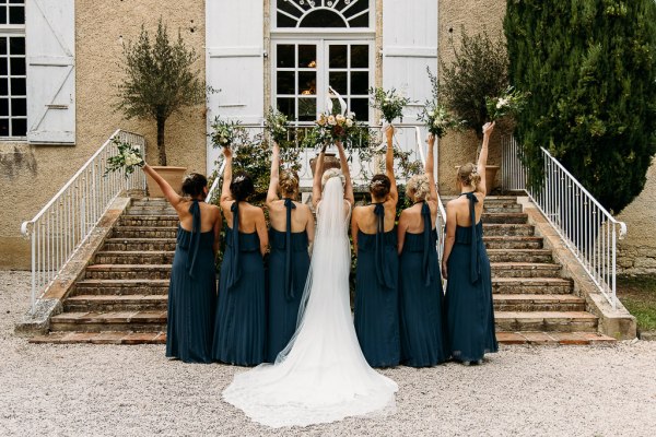 bride and bridemaids, navy bridesmaids dresses