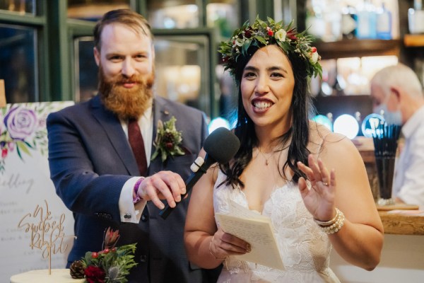 Bride gives speech Olga Hogan Photography: Hannah & Eoghan