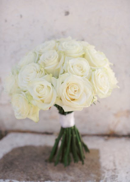 Close up detail of bouquet white roses