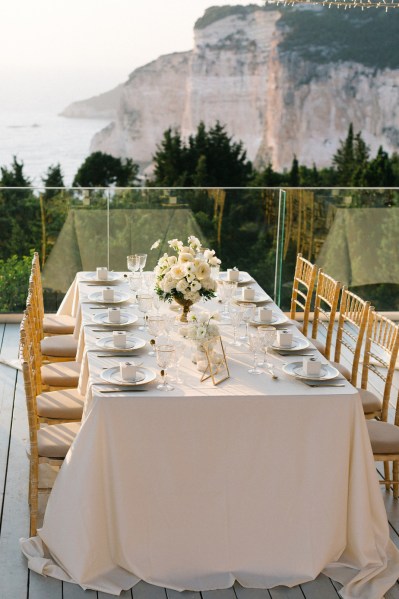 Cliff mountain table exterior flowers