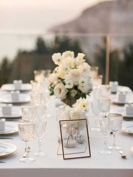 Cliff mountain table exterior flowers