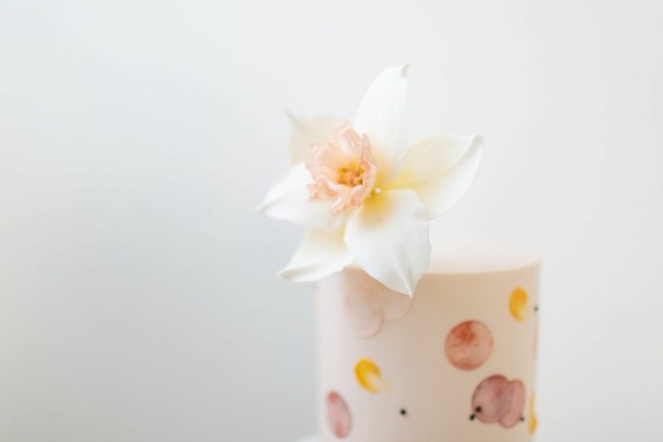 Seriously Gorgeous Spring Wedding Cakes You'll Love | see them all on onefabday-com.go-vip.net